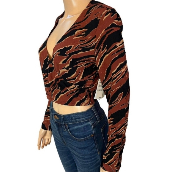 NWT BP Nordstrom Brown Burnout Tiger Stripe VNeck Crop Top Faux Wrap  Sm… - Picture 12 of 13